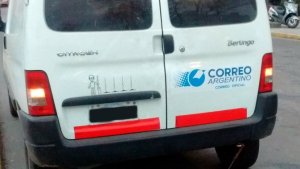 Asalto a una camioneta del Correo Argentino en Roca: buscan a los delincuentes