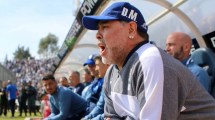 Imagen de Maradona acusó a Riquelme de «venderse» de cara a las elecciones en Boca