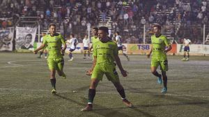 Bautismo de gol para Elvis Hernández en Cipolletti