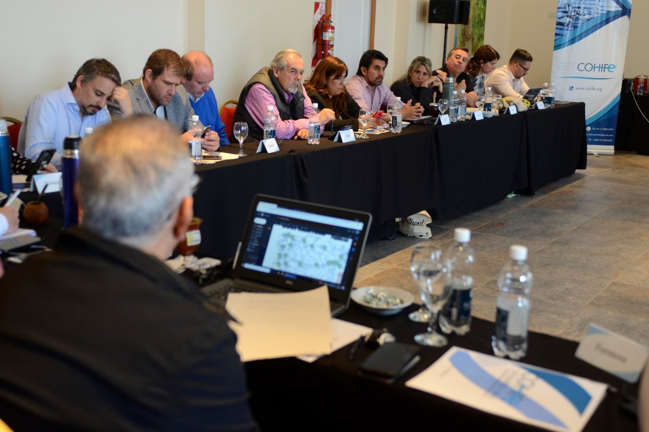 Funcionarios de 20 provincias sesionan en el Hotel Villa Huinid de Bariloche. (Foto: Alfredo Leiva)