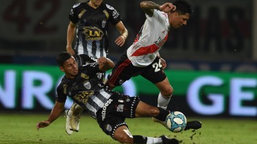 El hombro de Enzo, la gran preocupación en River