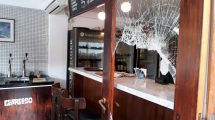 Imagen de Rompieron la vidriera de un café de Roca y fueron atrapados