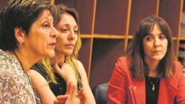 Unidad Fiscal Temática 1: Norma Reyes (violencia), Belén Calarco (abusos) y Teresa Giuffrida (jefa) de izq. a derecha.