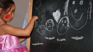 Educación emocional: qué son las emociones y qué hacer al educarlas