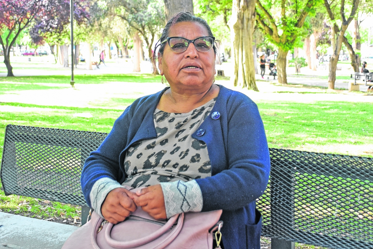 Francisca Díaz vino hace 14 años a visitar a su hija, y se quedó.