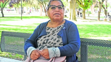 Francisca Díaz vino hace 14 años a visitar a su hija, y se quedó.