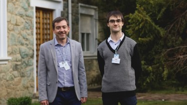 Alejandro Uriz y Ramiro Ávalos Ribas, integrantes del equipo ganador del premio IB50K del Instituto Balseiro. Gentileza IB