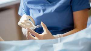 Quería tener su quinto hijo por cesárea y en el hospital de Roca se lo negaron dos veces