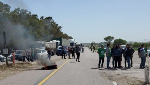 Cortaron la ruta porque demoraron el colectivo en el que viajaban