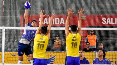 Lima metió 29 puntos en sus dos primeros partidos y fue el goleador en ambos.