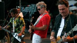 Espectáculos: Los Pericos cierran la Expo Idevi