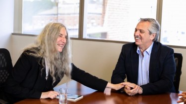 Patti Smith le cantó a Alberto Fernández en la reunión.