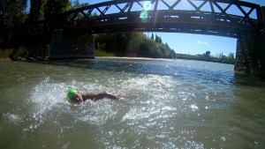 El médico que se convirtió en  el “aquaman” de Río Colorado