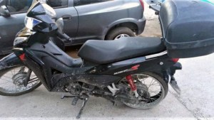 Robó una moto en Cipolletti y lo detuvieron mientras escapaba