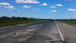 Ruta 151: empezó el bacheo sobre algunos sectores cercanos a Catriel