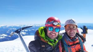 Sergio Vázquez, el primer andinista ciego que hizo cumbre en el Lanín