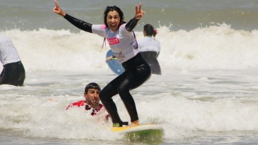 Las costas argentinas, cada vez más llenas de surfistas. (Gentileza Cola de Zorro Producciones)