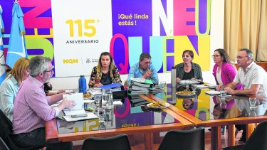 A la reunión de ayer faltaron varios integrantes de ambos equipos de trabajo.