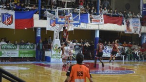 Liga Argentina: triunfos contundentes de Viedma y Petro