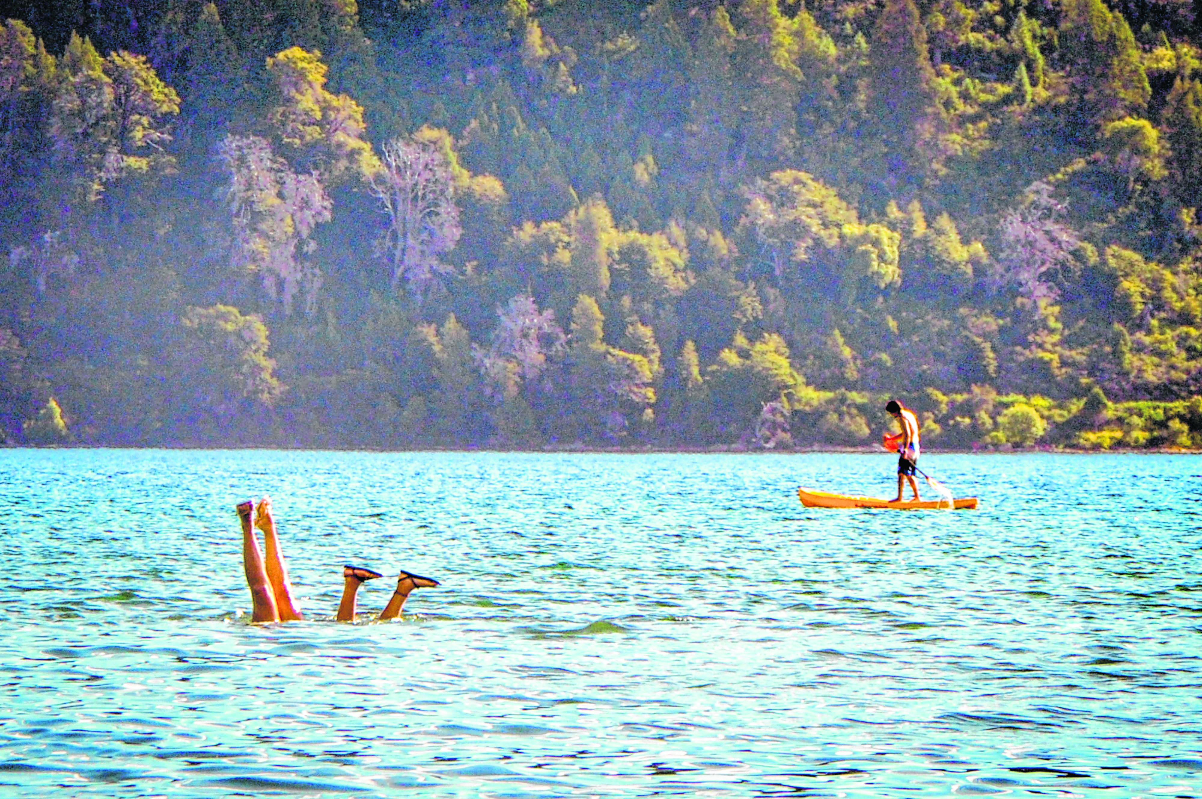 Un adolescente casi se ahogó en el lago Lolog y tuvo que ser trasladado a Neuquén por la complejidad del cuadro. (Foto: Archivo- Patricio Rodriguez).