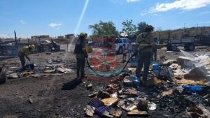 Incendios de pastizales mantienen en alerta a Bomberos de Roca