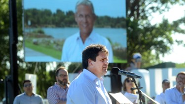 El Paseo de la Costa fue nombrado Pechi Quiroga, en homenaje al fallecido exintendente. Foto: Yamil Regules