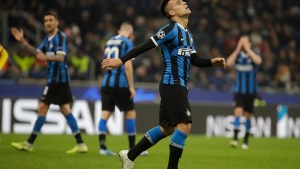 Semana fatal para el Inter: afuera de la Champions y punta compartida en el Calcio italiano