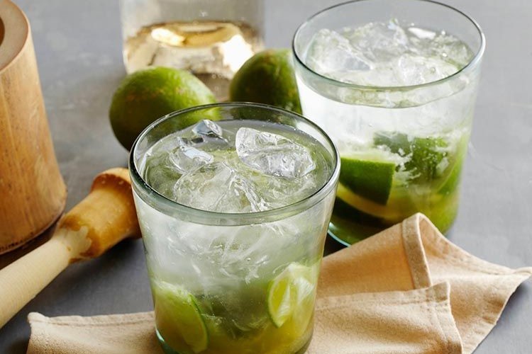 Aprendé a hacer Caipiriña versión saludable - Diario Río Negro