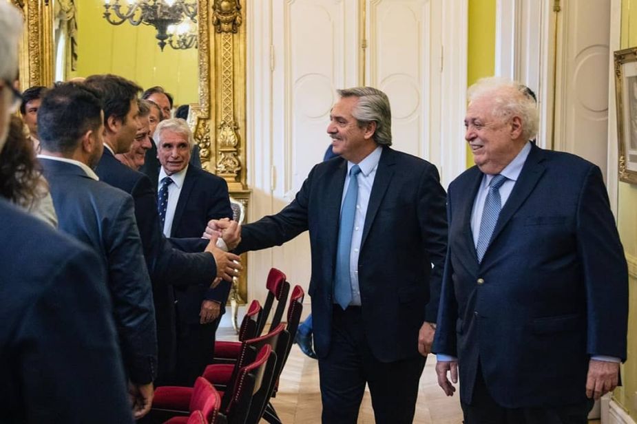 Fernández y González salieron satisfechos de la reunión, tras el acuerdo. Foto: gentileza prensa Ginés González.-