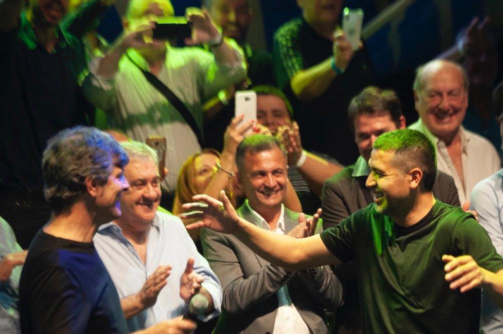 La fórmula Ameal-Pergolini-Riquelme ganó las elecciones de Boca con el 53%