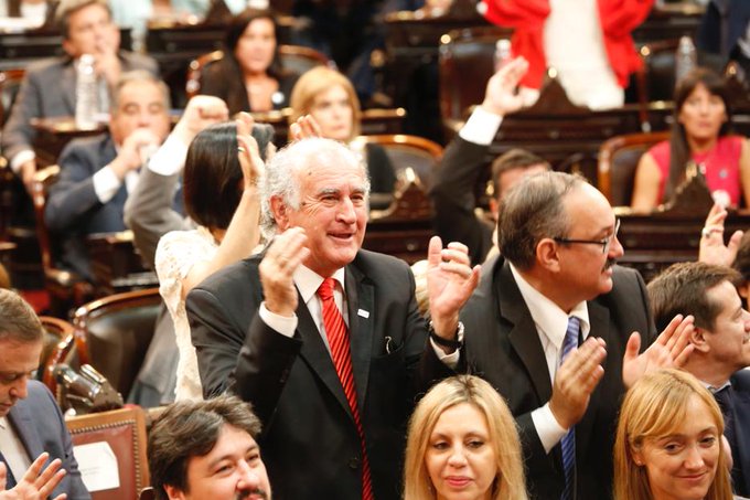 El senador Parrilli durante la asunción del presidente Fernández. Foto: Twitter @Oscar_Parrilli
