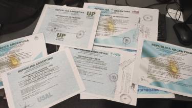 Cayó una banda que falsificaba títulos y los vendía por redes sociales