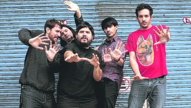 El Mató a un Policía Motorizado surgió a comienzos de los 2000 cuando ser independiente implicaba empezar de cero en todo, según reconoce su líder.