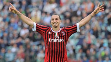 Zlatan vuelve a un Milan en caída libre.