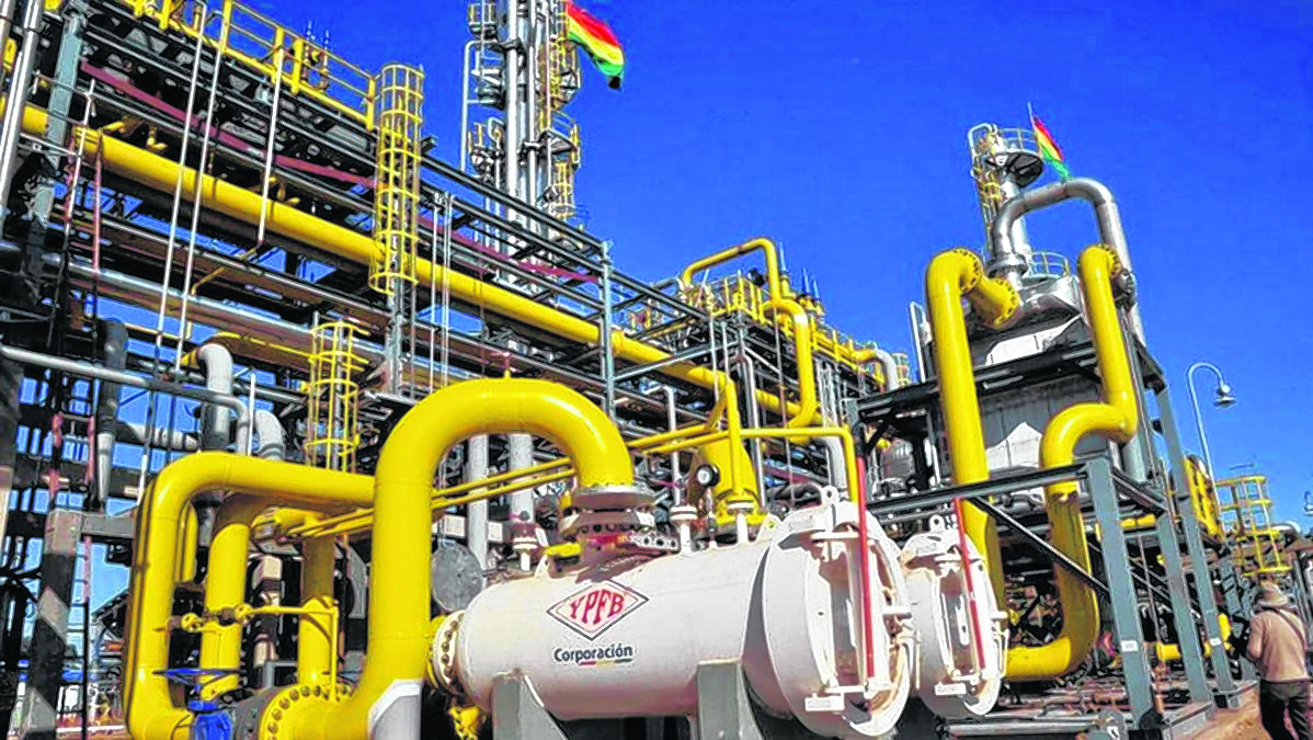 Desde Yacimientos Petrolíferos Fiscales Bolivianos (YPFB) se adelantó que no podrán mantener sus volúmenes de producción.