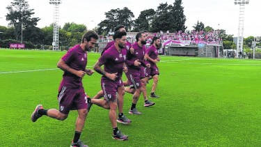 El equipo de Gallardo va por la Copa Argentina a Mendoza y en enero hará la pretemporada en San Martín de los Andes.