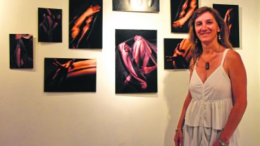 ROCA 12/12/19: VIVIANA PORTNOY CUMPLE 25 AÑOS DICTANDO TALLERES DE FOTOGRAFIA EN CASA DE LA CULTURA. MUESTRA DE SUS ALUMNOS. FOTO: ANDRES MARIPE