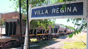 Niño y adolescente con amputaciones tras caer bajo el tren