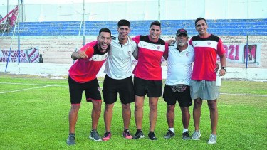 El cuerpo técnico del Rojo asumió en agosto y se ganó rápidamente la confianza de los jugadores. (Foto gentileza)