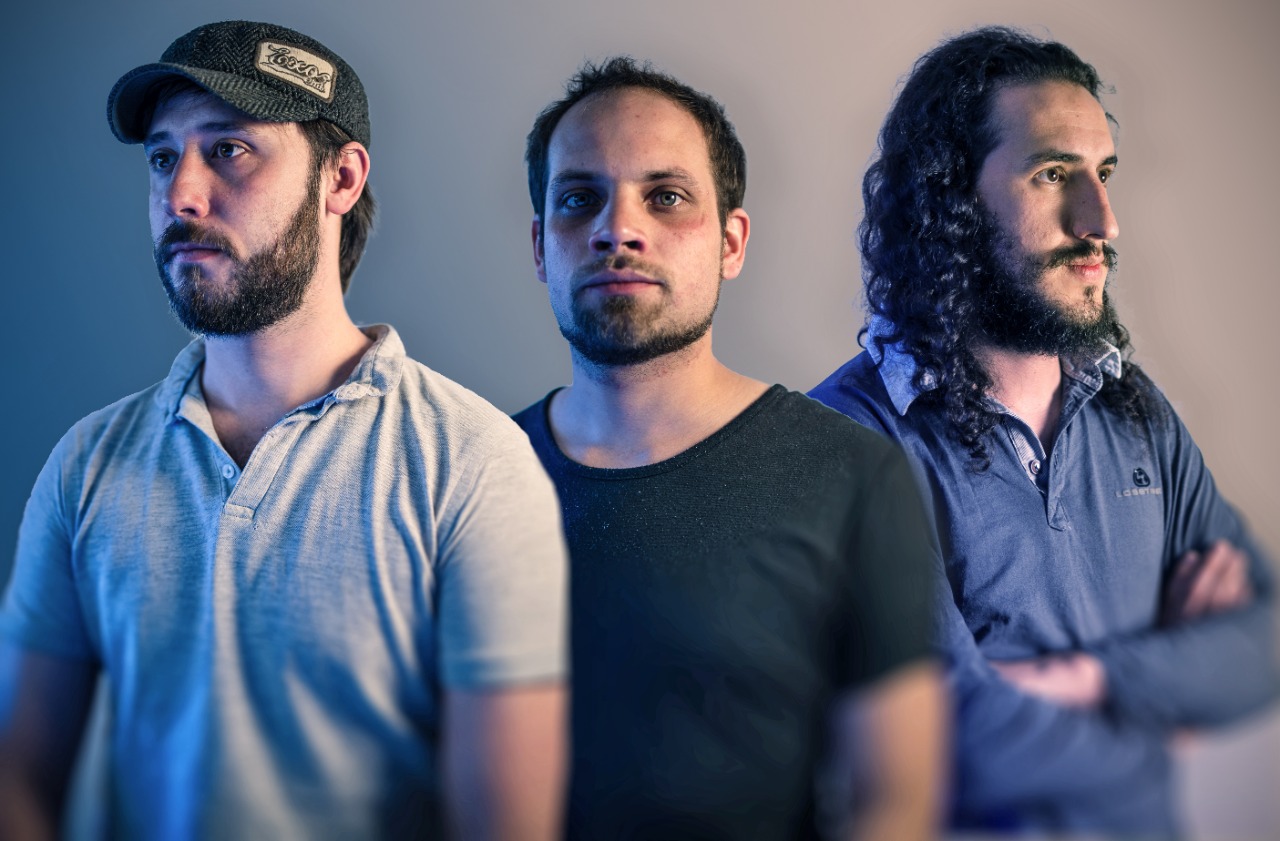 El trío Lunfardo solo contaba con un EP hasta  el lanzamiento de "El grito en el cielo".