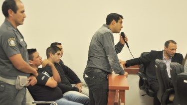 Los imputados: Jorge Sevilla,  Sixto Meza, Luis Canales y Julio Sandoval, durante el juicio en el que fueron declarados responsables. (Archivo/Juan Thomes.)