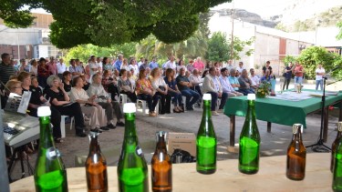 La sidra La Reginense volverá a estar presente en las mesas familiares en estas fiestas. (Foto: Néstor Salas)