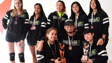 La academia Dancers ML se formó hace cuatro años en Roca por iniciativa de un joven que se desempeñaba como tallerista de Desarrollo Social en los barrios. (Fotos: Emiliana Cantera)
