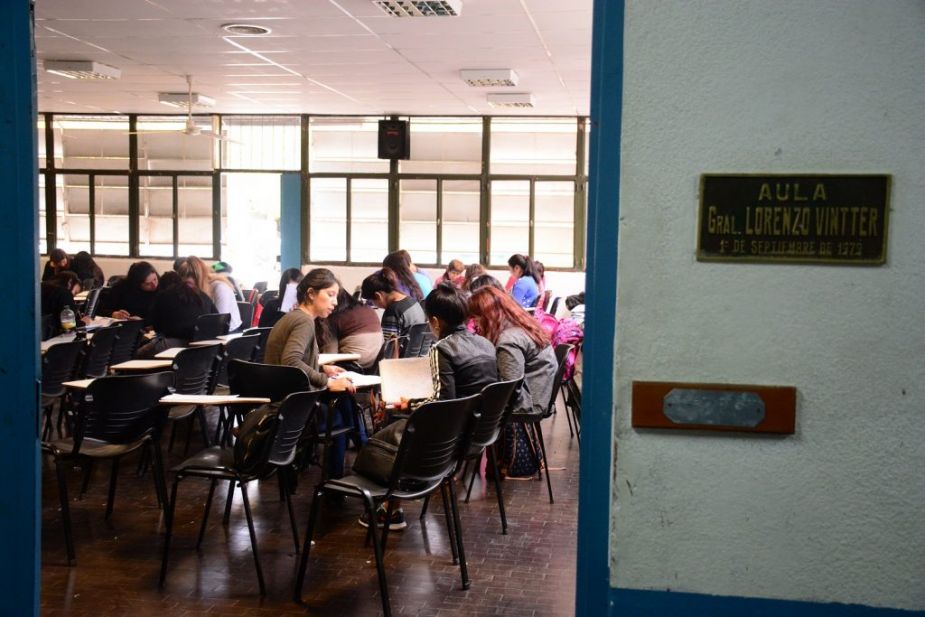 En Roca, desde la sede de la UNCo, decidieron suspender las mesas de exámenes por la imposibilidad de utilizar las plataformas oficiales. Foto: archivo.-