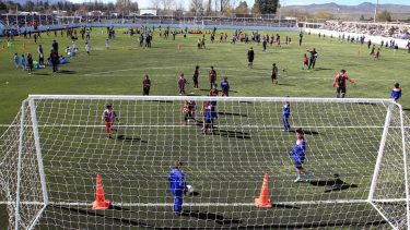 El Estadio Municipal de Junín estaba ocupado por un partido local.

