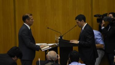 Omar Gutiérrez prestó juramento en la Legislatura. Foto: Florencia Salto