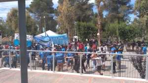 En el corazón de Vaca Muerta no quieren más protestas de desocupados