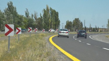Se encuentra cortado el carril de la rotonda en sentido oeste-este, en intersección con la bajada de Maida. Foto: Archivo Yamil Regules.