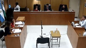 Roca: declararon culpable al fotógrafo y policía que abusó de una joven en las bardas