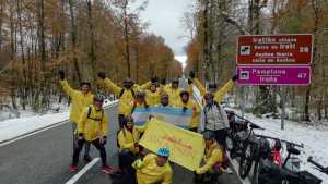 El jefe se quedó en Neuquén y sus obreros se fueron a hacer el Camino de Compostela